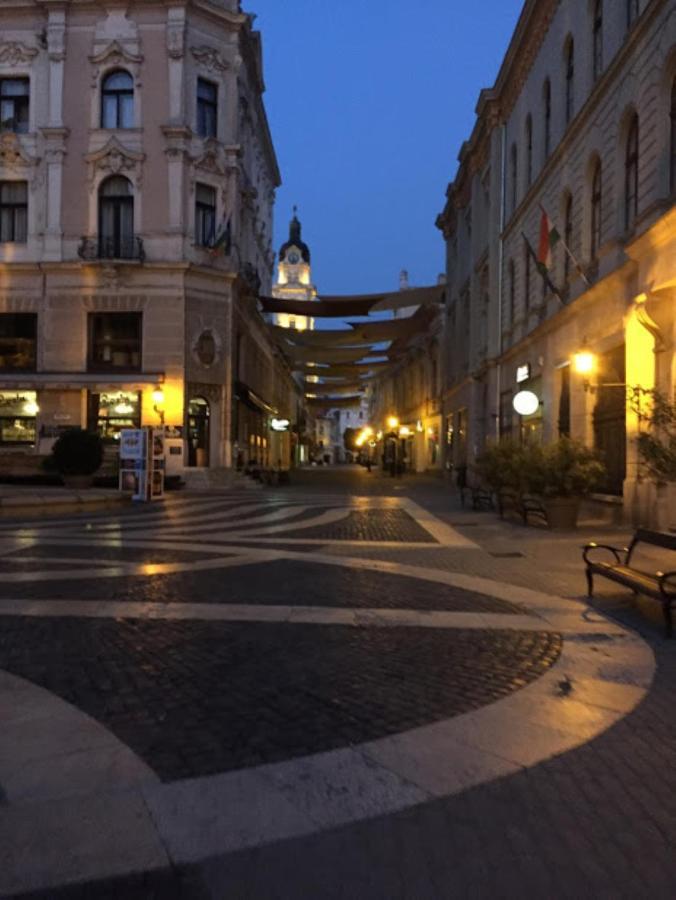 Fehérház Alkalmi Szálló Hotel Pécs Exterior foto